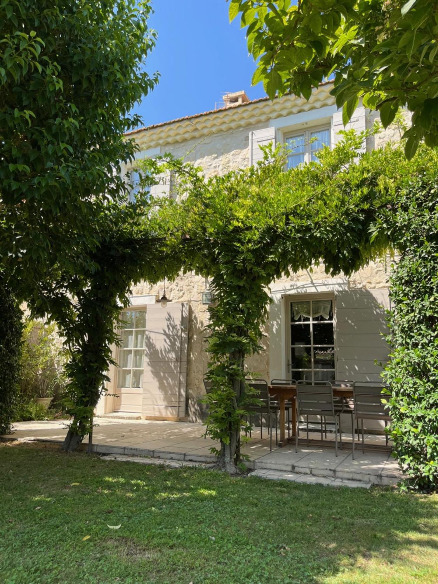 Le Mas Du Chemin : Mas Typique Des Alpilles Paradou Eksteriør billede